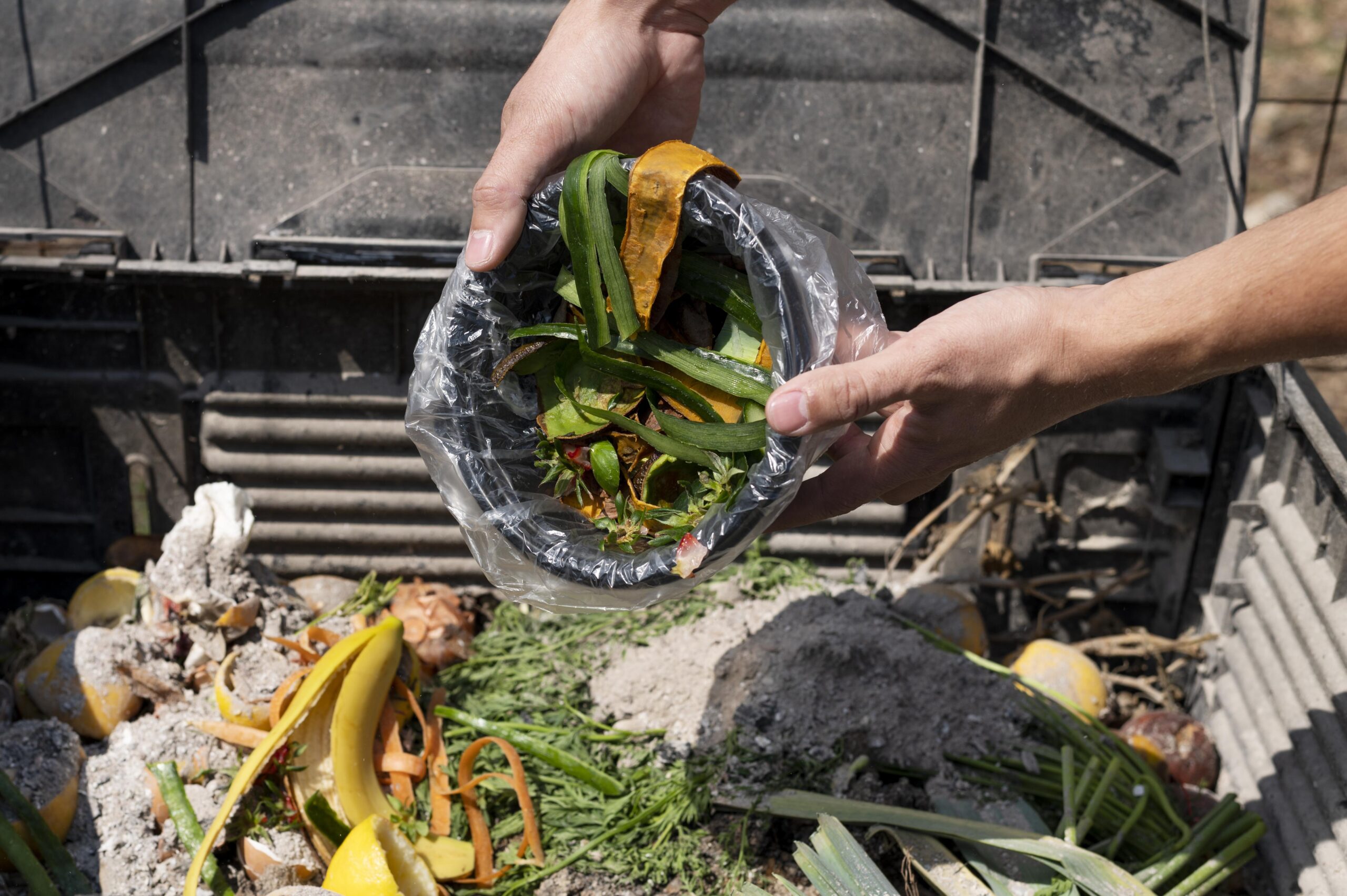 FOOD WASTE TO BIOGAS